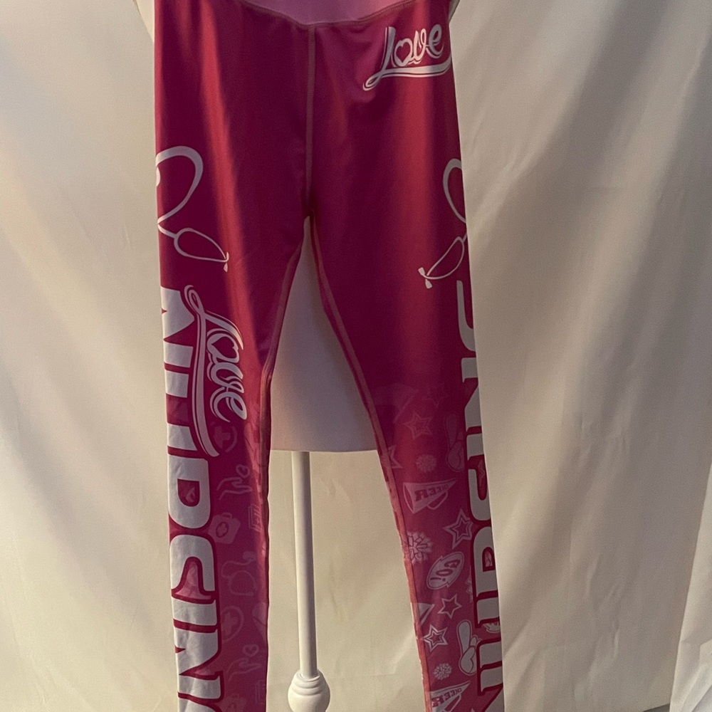 Stylish Love Print Leggings in Pink